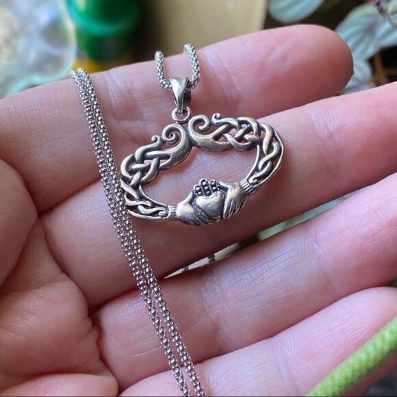 Claddagh Celtic Sterling Silver Pendant Necklace - Picture 1 of 4